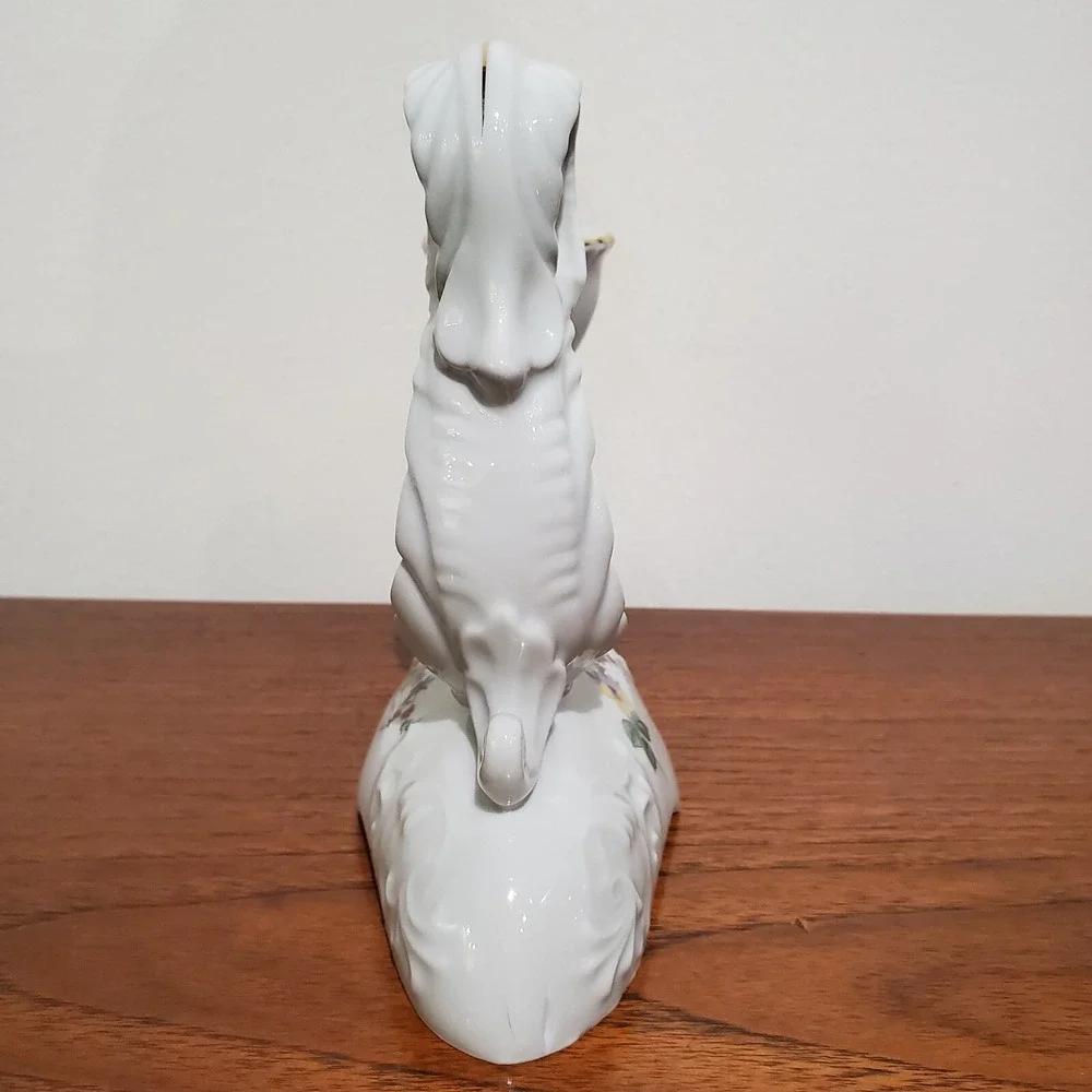 porcelain single candle stick holder white‎ with gold trim and floral design